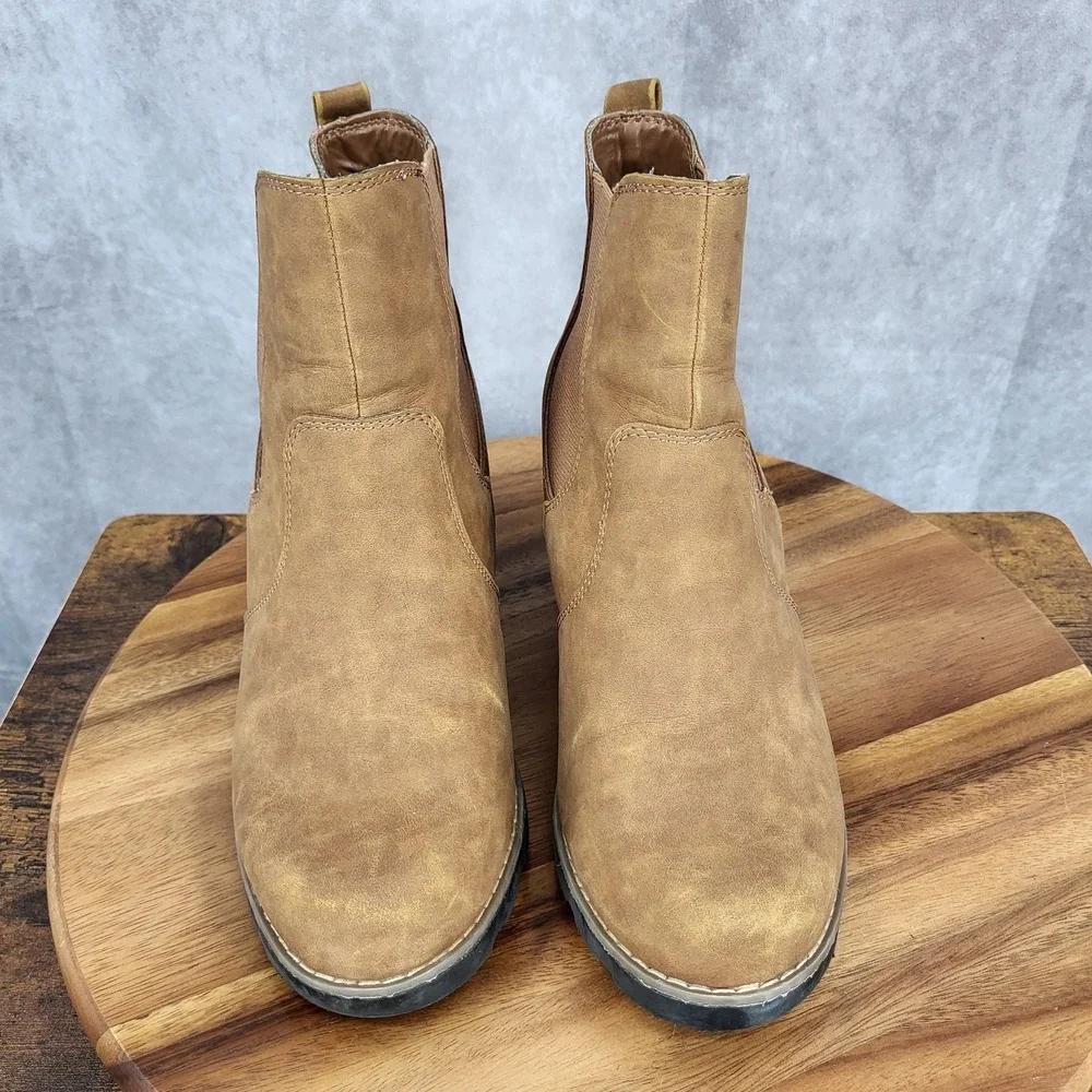 Universal Thread Chelsea Boots‎ Womens Amalia 9.5  Brown Faux Leather Wedge